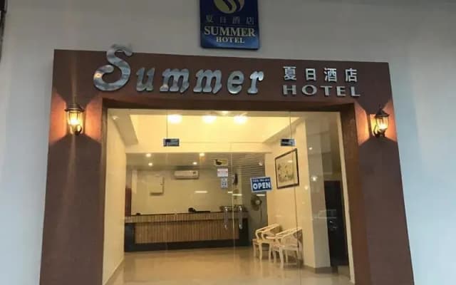 Summer Hotel