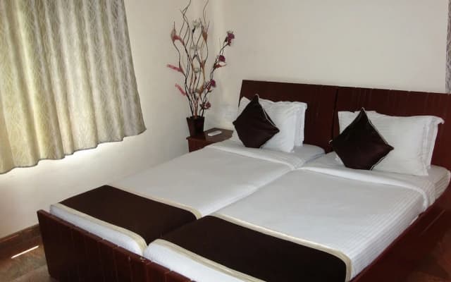 OYO 9702 Hebbal