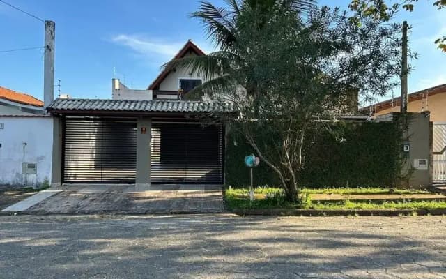 P003 Casa c 3 Dorm. Apenas 150m da Praia
