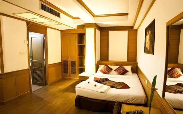 Zaza Hotel Bangpoo