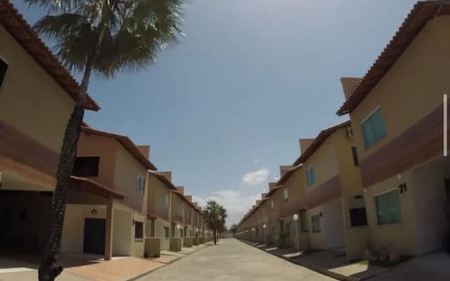 Casa em Condomínio agradável com fundo pro rio