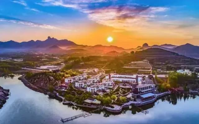 Yungu Xiangjiju Hot Spring Holiday Hotel