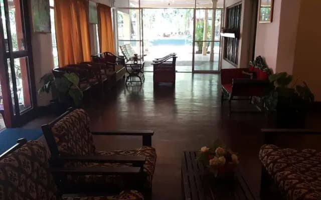 Wood Side Tour Inn