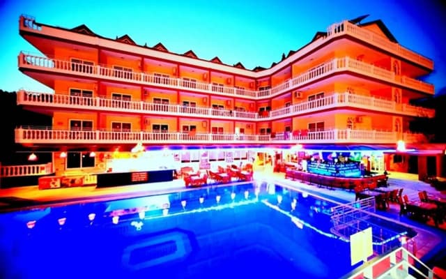 Mustis Royal Plaza Hotel