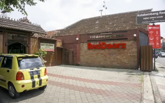 Kota Kembang by RedDoorz