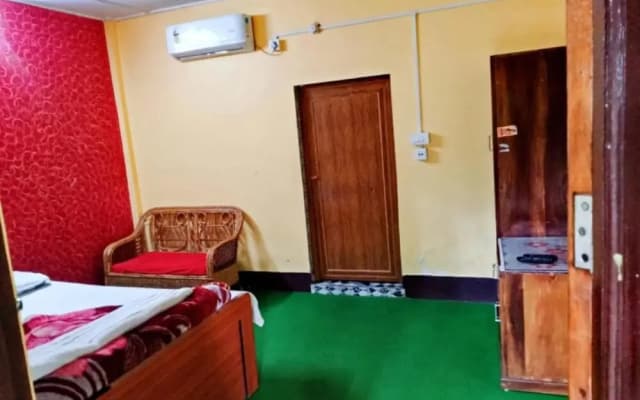 Goroomgo Green Gold Resort Lataguri