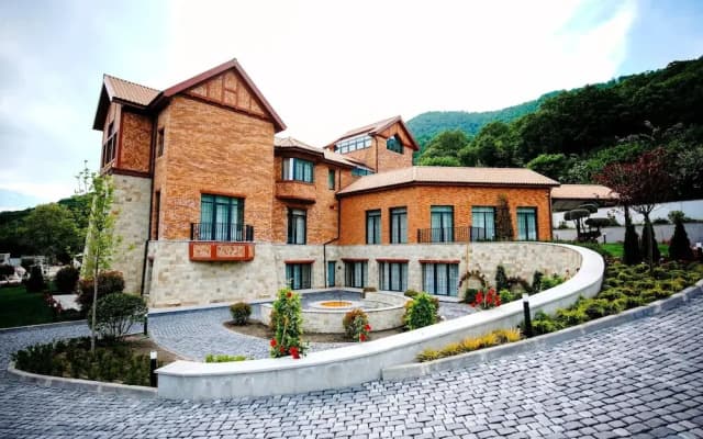 Hill Chalet Hotel & Resort