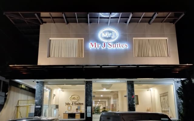Mr J Suites Hotel Tegal