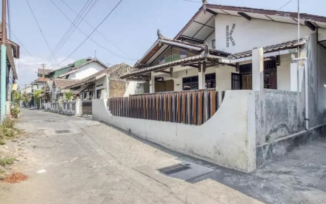 Reddoorz Syariah At Berlian Homestay Wirobrajan