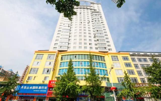 Dandong Yihai Business Hotel