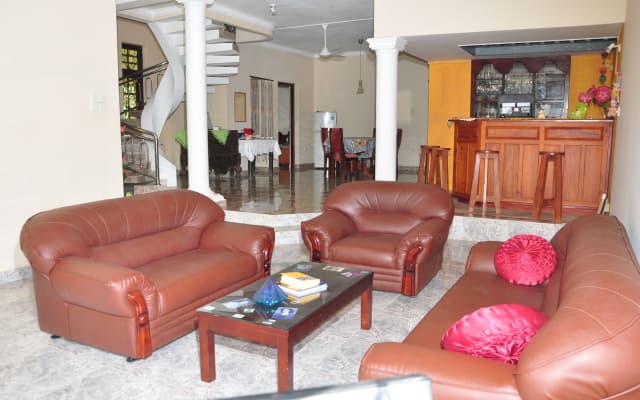 Sugandi Inn