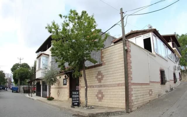 Tuncay Pension