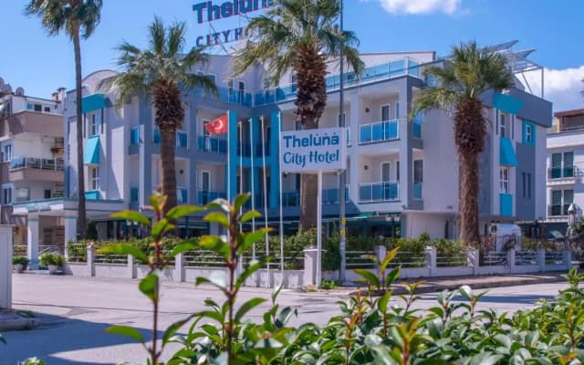 Theluna City Hotel