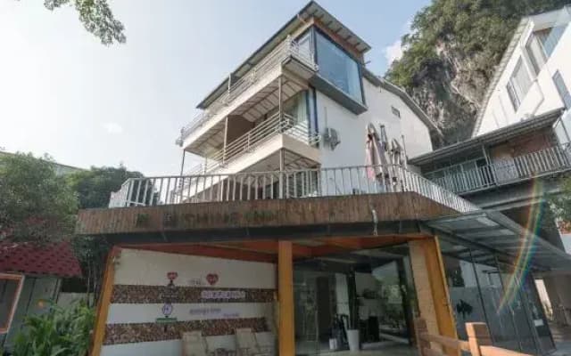 Yangshuo Shiyue Homestay (Yangshuo Yulonghe Scenic Area)