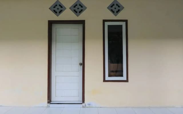 OYO 2371 Islami Family Residence
