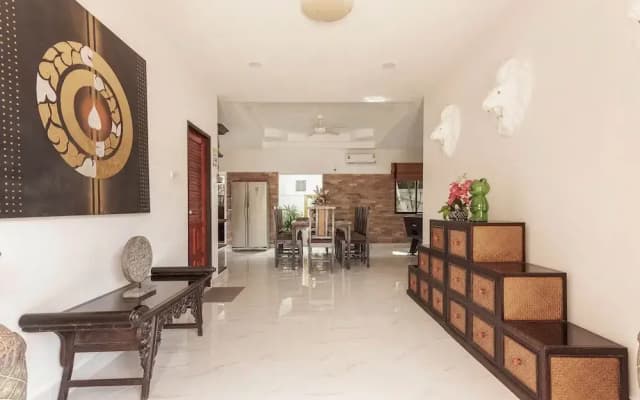 Madee Villa - Pattaya Holiday House Walking Street