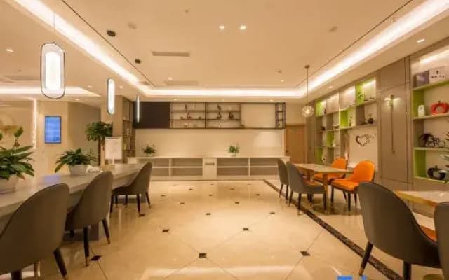 Zhuoding Xisheng Hotel (Chongqing Jiangbei Airport Yubei Square Subway Station)
