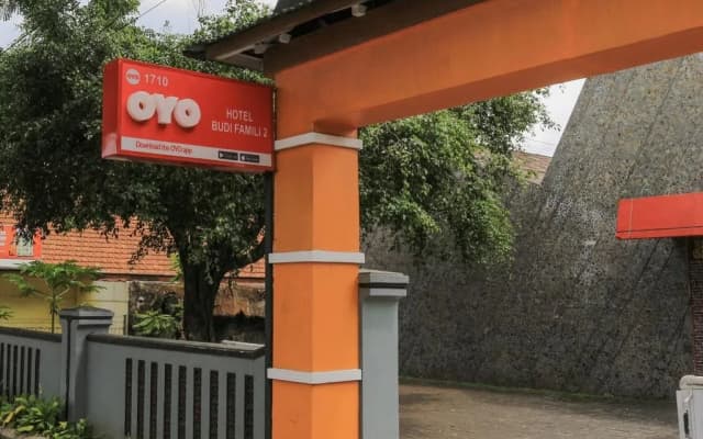OYO 1710 Hotel Budi Famili 2 Syariah