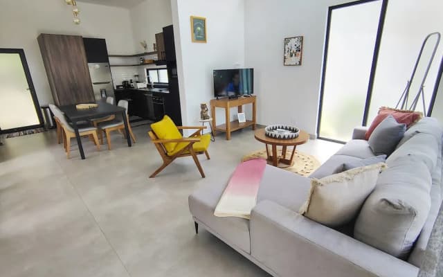 Casa Bo Jungle - Steps to Tamarindo Beach - Surf & Pool