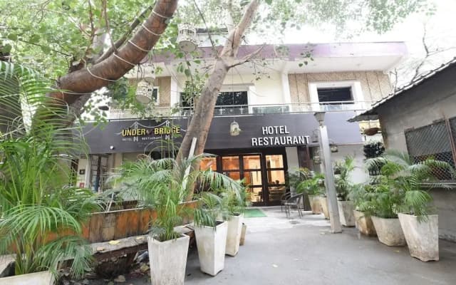 OYO Flagship 5383 Hotel Under Bridge Inn