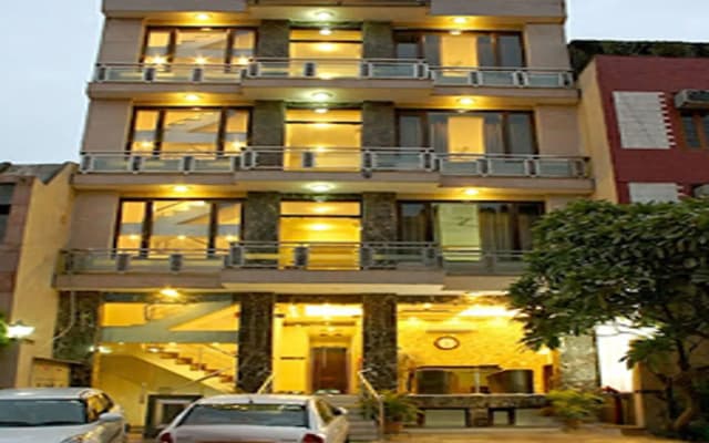 Lloyd Residency