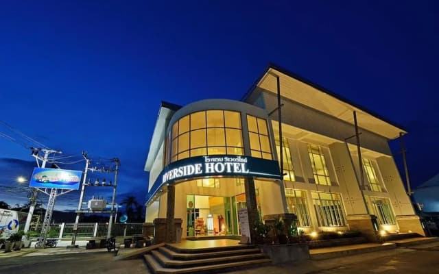 Riverside Hotel