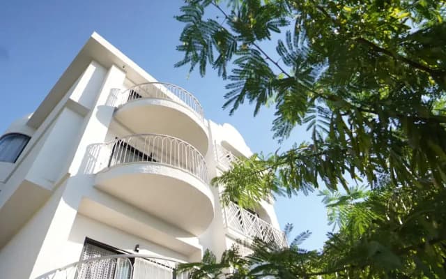 Icon Beach Suites Hotel