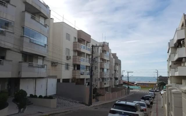 Excelente apto 3 quartos em Bombas, 100 metros do mar e 2 vagas de garagem