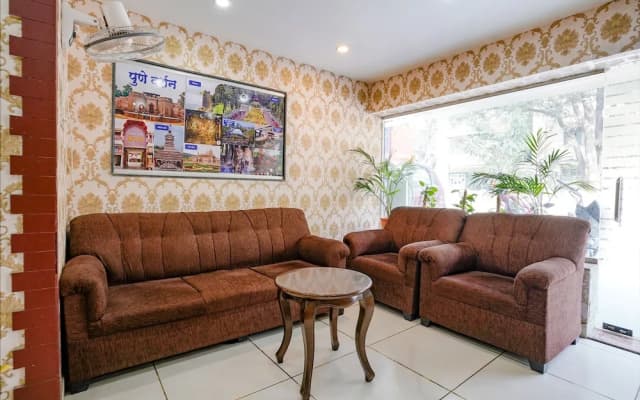 Gargi Deluxe by Fabhotel