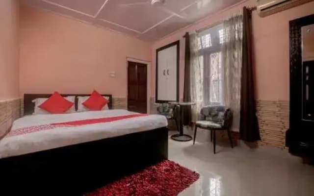 Trinayan Associates by OYO Rooms