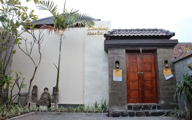 Blanjong Homestay by ecommerceloka