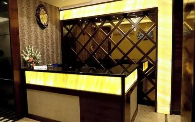 Hotel Golden Crown