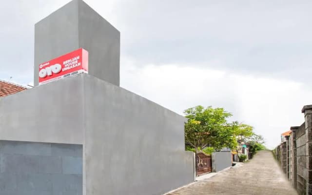 OYO 2984 Berlian House Ungasan