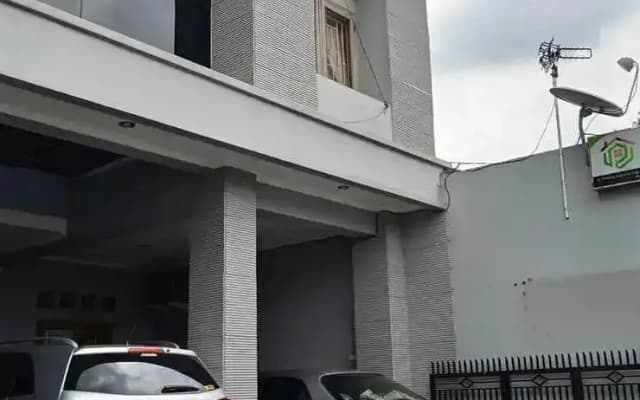 Guest House Pinarak 2 Syariah Near Gor Satria Purwokerto Mitra RedDoorz
