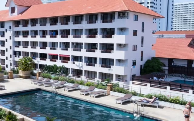 Отель Jomtien Plaza Residence