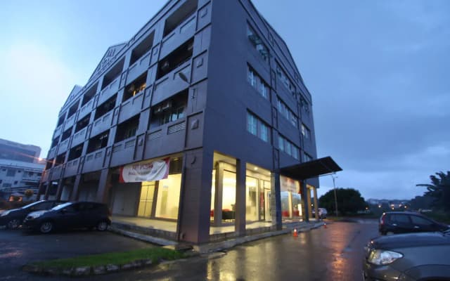 Place2Stay Business Hotel - Waterfront