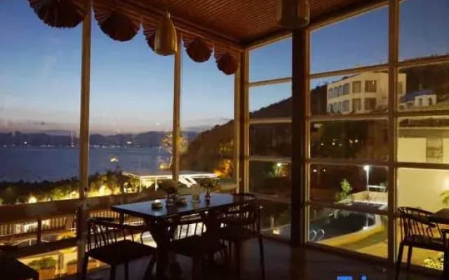 Yuejingwan Holiday Hotel