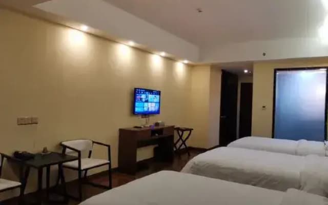 Wenchang Yedao Holiday Hotel (Wenqing Avenue, Qinglan Town, Wenchang)