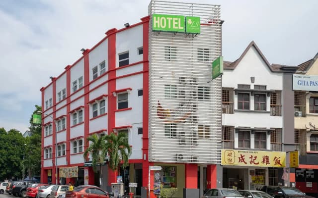 OYO 981 Ant Cave Hotel