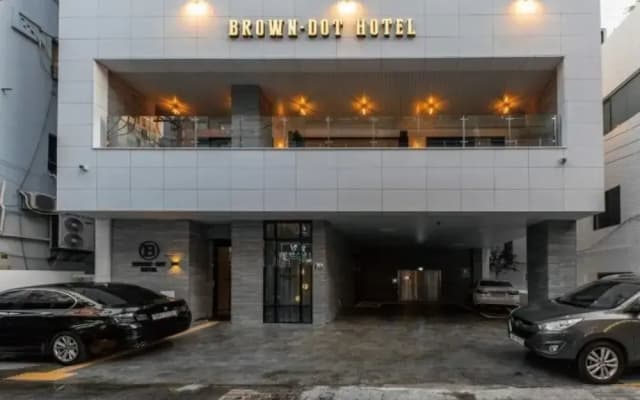 Gupo Brown-Dot Hotel