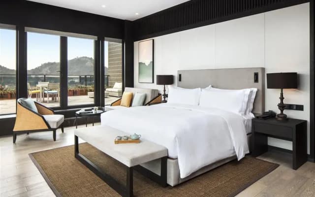 Hilton Ningbo Dongqian Lake Resort