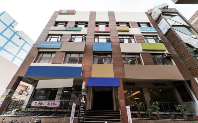 Hotel Landlord by OYO Rooms