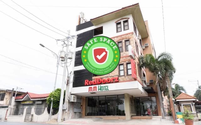 RedDoorz Plus Near Bamboo Organ Las Piñas