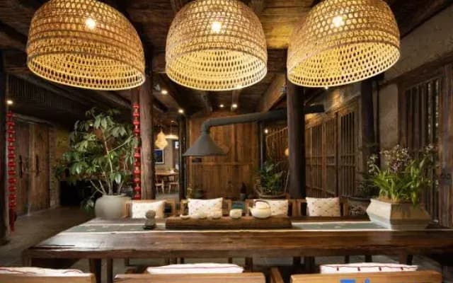Anji Ancient Road Yuan Hot Spring Homestay