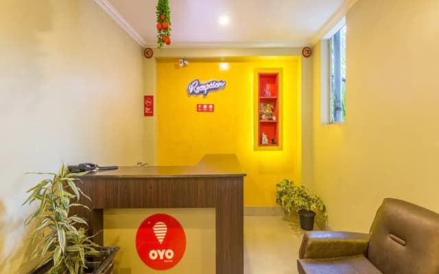 OYO 5332 Hotel Parnil Palace 1