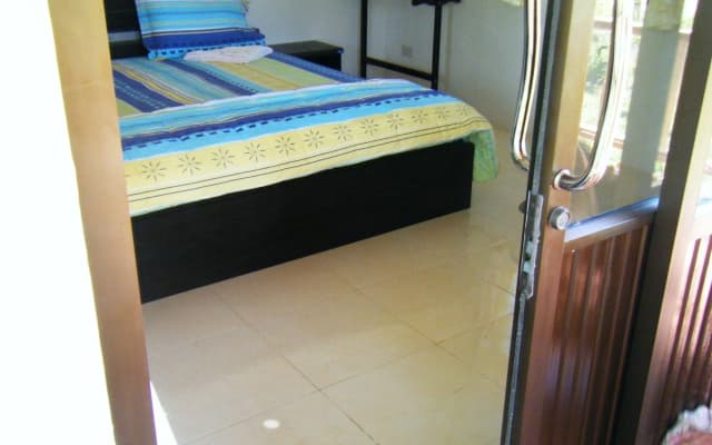 Pranee Beach Bungalows
