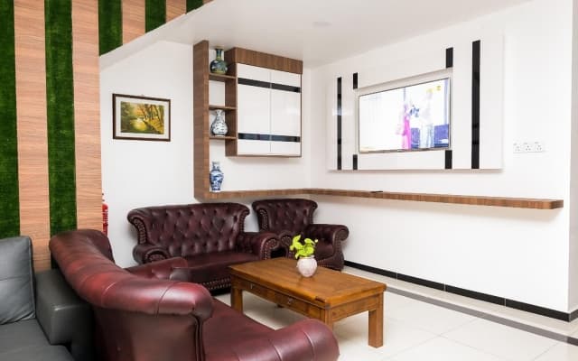OYO 718 MR J Hotel Wakaf Che Yeh 1
