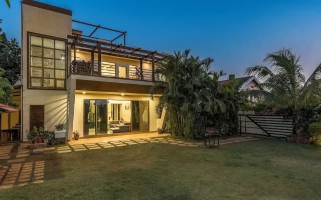 Cosmicstays Luxe Oasis Pool & Bar Villa