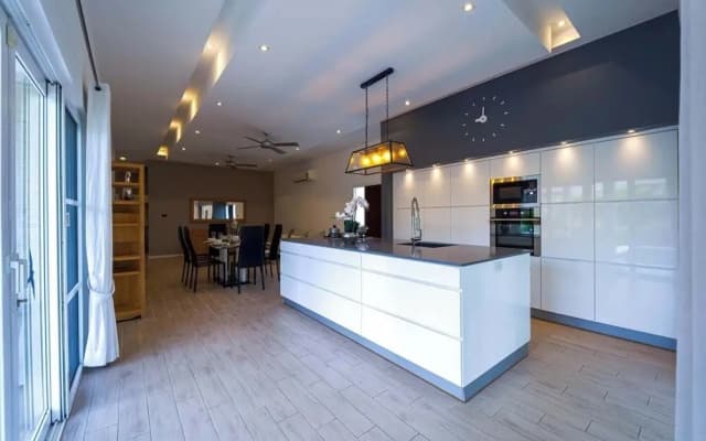 Modern 3 Bedroom Pool Villa - MR54