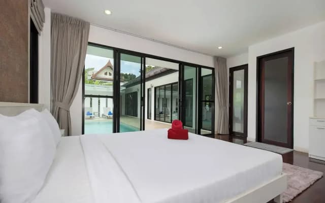 Designer 3BR Villa Silver Pool in Kamala